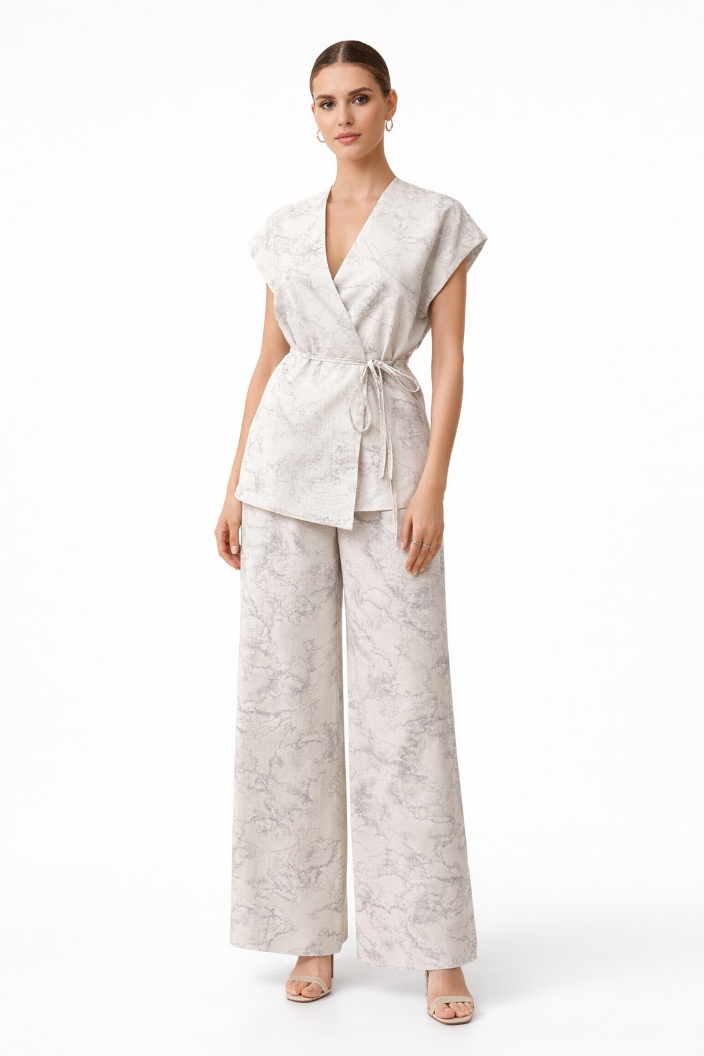 Two-piece set with a marble print